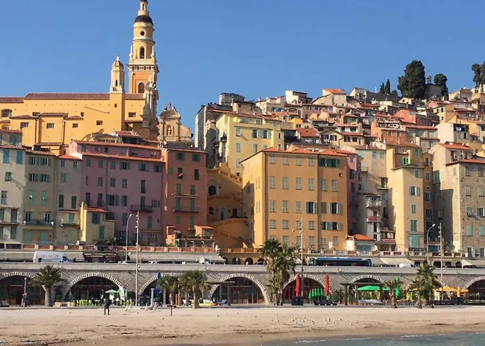 Des Terres Chaudes Proche Bord De *