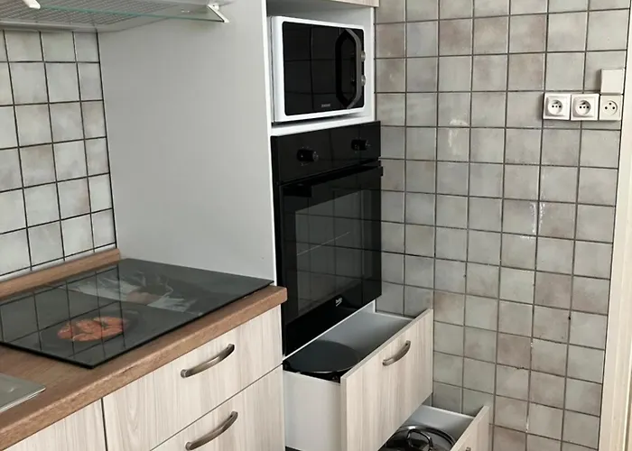 Des Terres Chaudes Proche Bord De Μεντόν