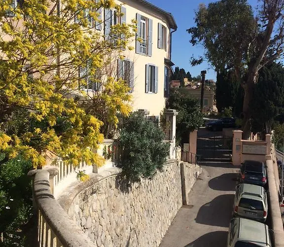 Des Terres Chaudes Proche Bord De Διαμέρισμα Μεντόν