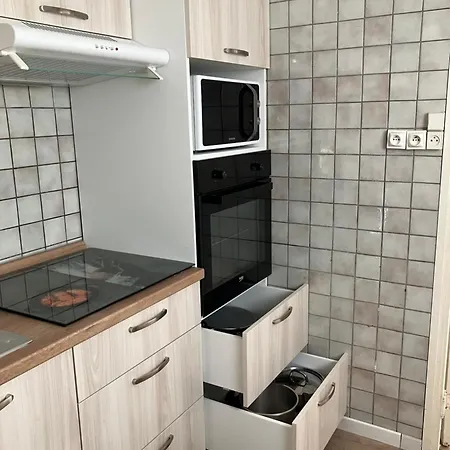 Des Terres Chaudes Proche Bord De Menton