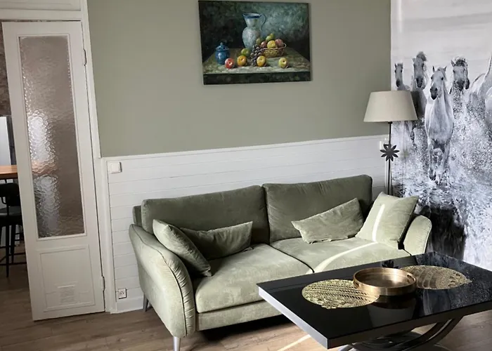 Апартаменты Des Terres Chaudes Proche Bord De